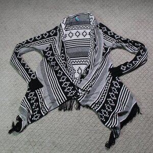 Pronto Size S Aztec Black White Pattern Fringe Lightweight Open Front Cardigan